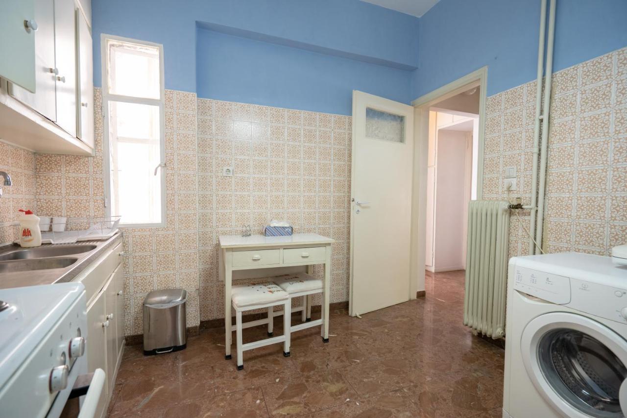 Larissa Station Metro St. 2 Bedrooms 3 Pers. Flat Athens Exterior photo